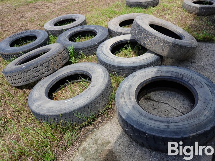 11r22.5-tires-image-1