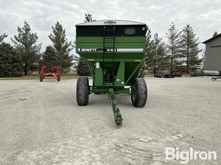 unverferth-brent-gt440-grain-wagon-image-2