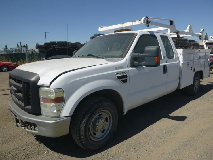 2010-ford-f250-image-1