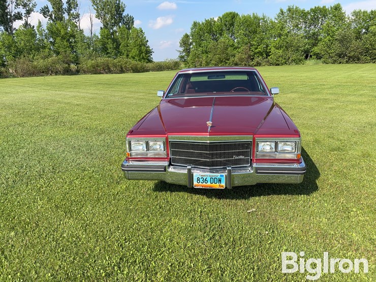 1983-cadillac-coupe-de-ville-2-door-coupe-image-2