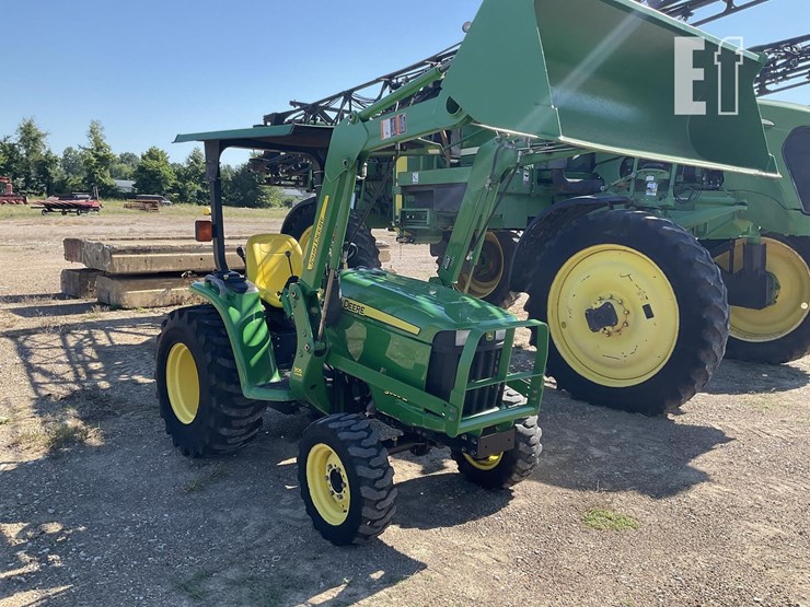 2009-john-deere-3038e-image-1