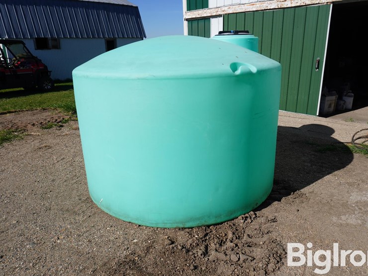 1550-gal-poly-tank-w/2"-shutoff-image-5