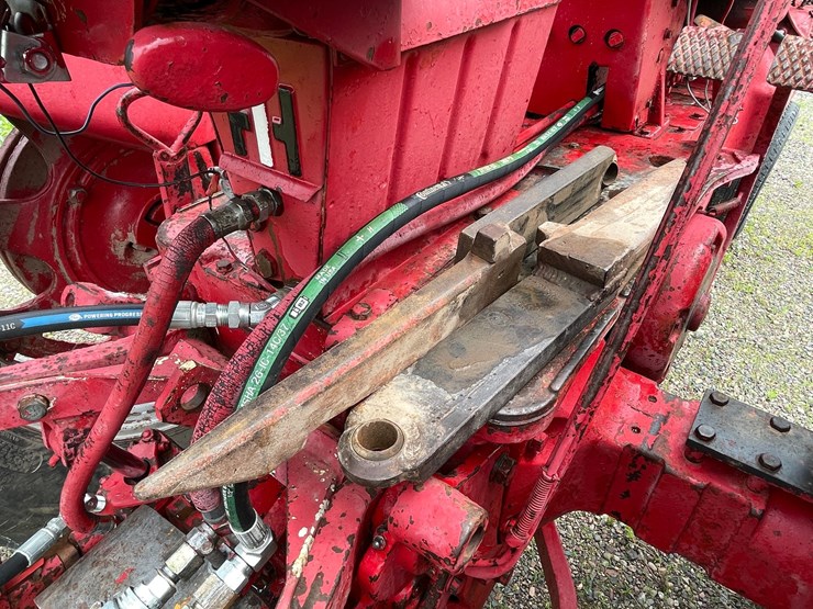#4905-•-farmall-560-diesel-tractor-image-25