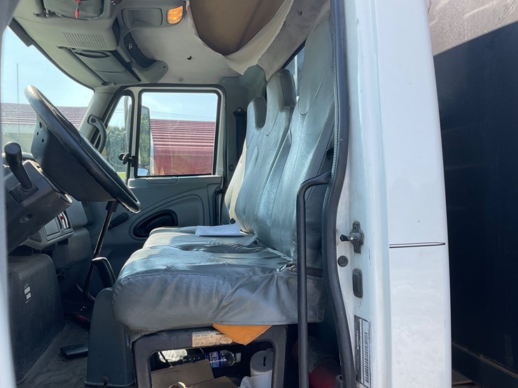 2002-international-durastar-4300-image-19