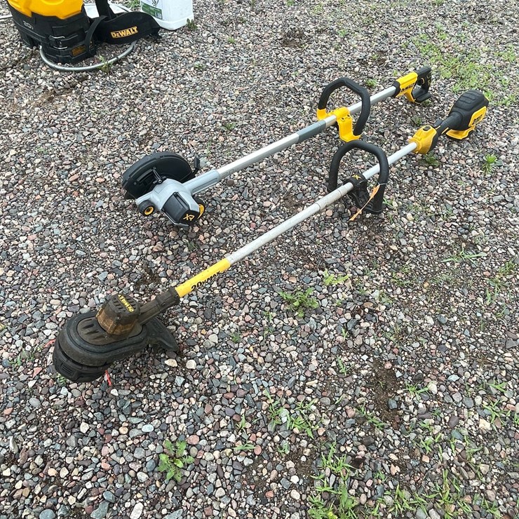 #4949 • Dewalt 20-Volt Cordless Weed Whip and Edger
