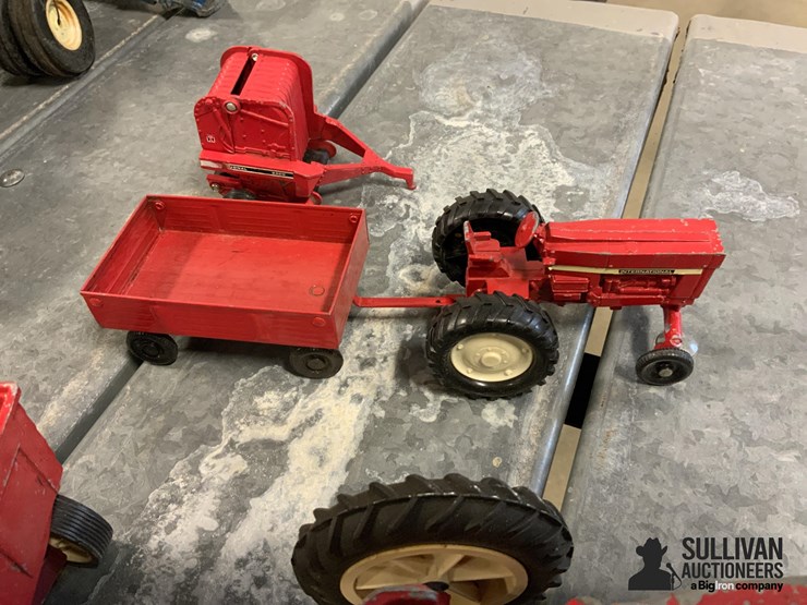 international-toy-tractors-and-parts-image-8