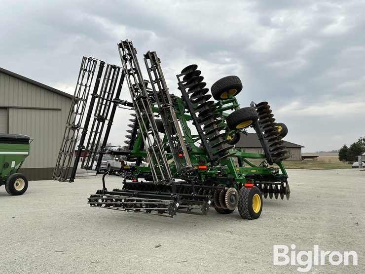 2022-john-deere-2660vt-image-5