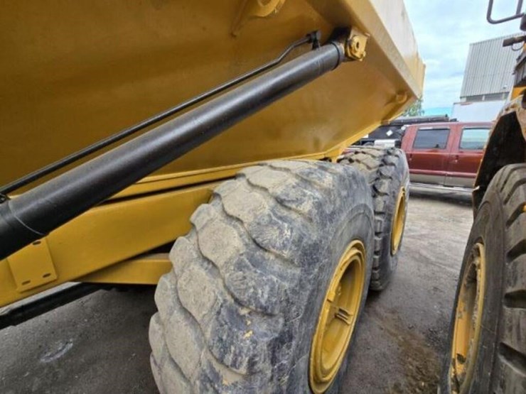 1996-caterpillar-d250e-image-51