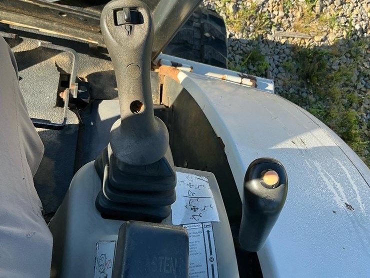 2003-bobcat-334d-image-22