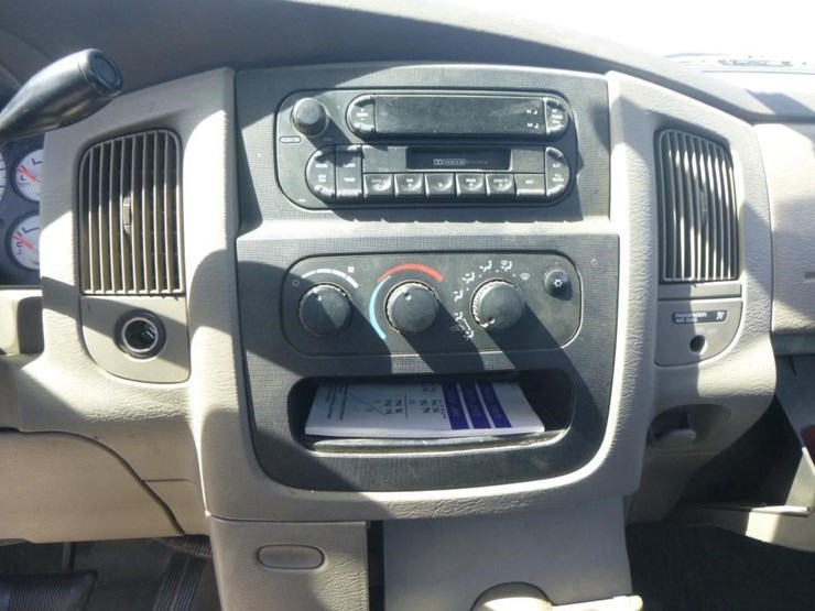 2005-dodge-ram-1500-image-13