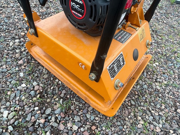 #4936-•-landhonor-gas-powered-plate-compactor-image-14
