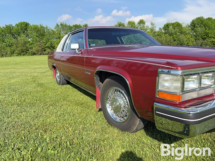 1983-cadillac-coupe-de-ville-2-door-coupe-image-13
