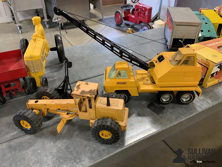 nylint-crane-&-road-grader-image-8
