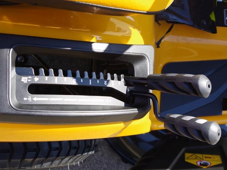 cub-cadet-xt1-lt42-image-3