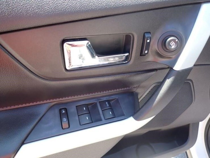 2011-ford-edge-image-30
