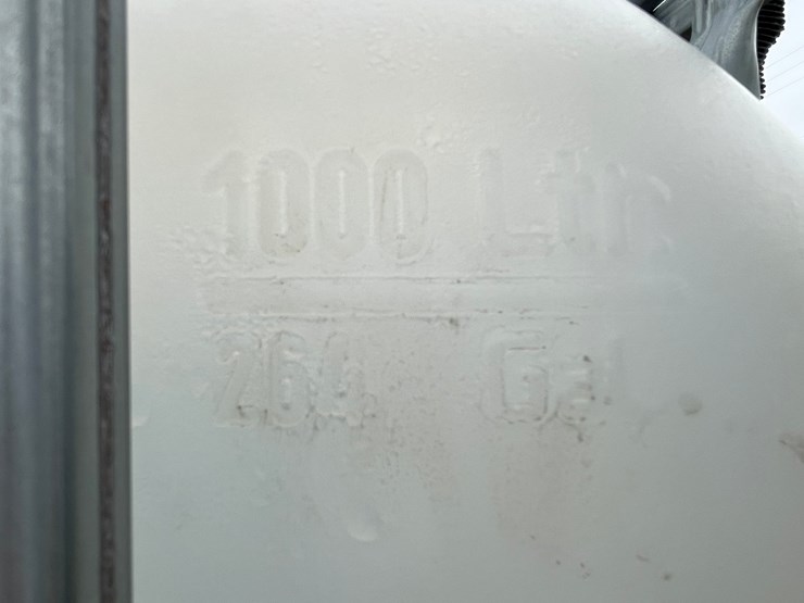 #4927-•-264-gallon-poly-tank-with-12v-electric-pump-image-12