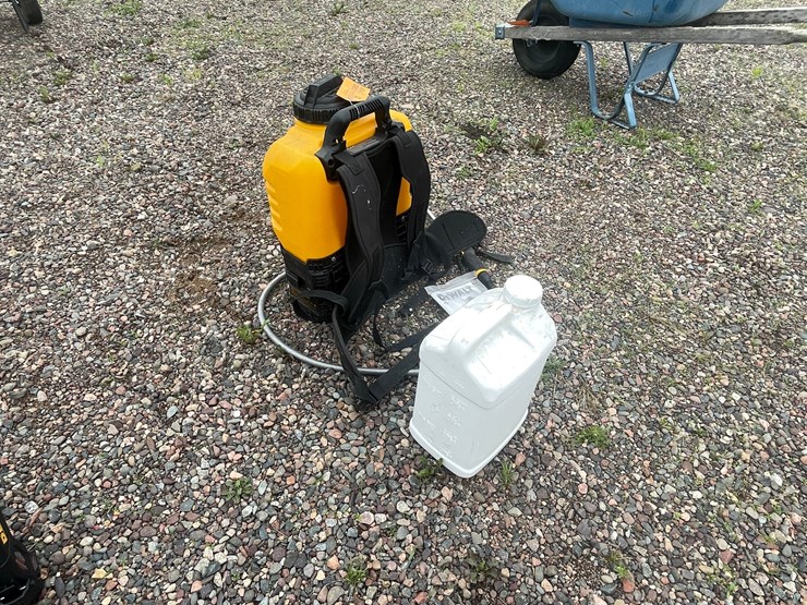 #4942-•-dewalt-20v-cordless-backpacker-sprayer-image-5