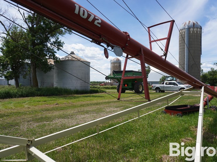 buhler-farm-king-1072-image-18