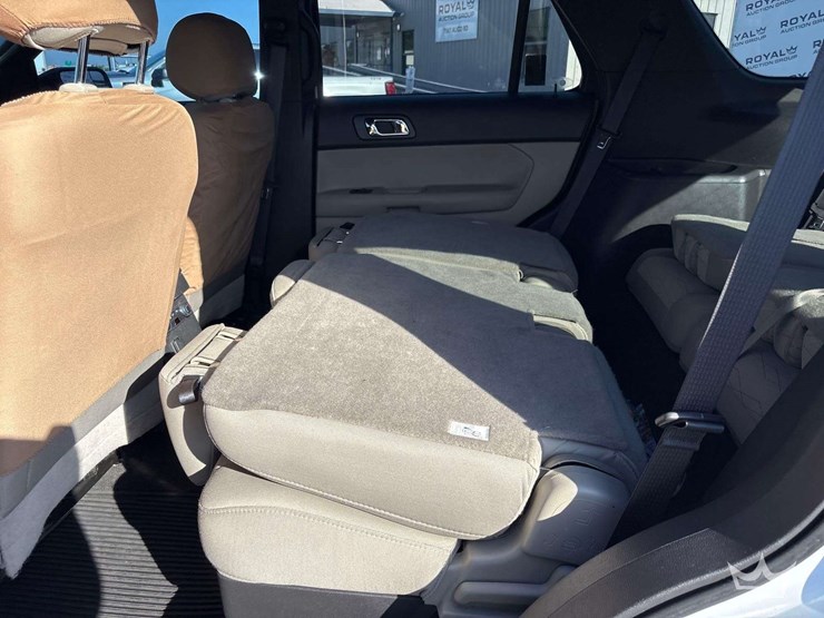 2014-ford-explorer-image-18