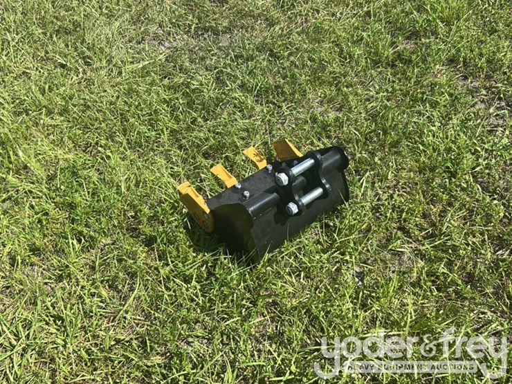 unused-sdlanch-40cm-toothed-bucket-to-suit-mini-excavator-image-3