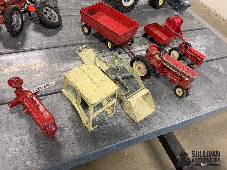 international-toy-tractors-and-parts-image-5