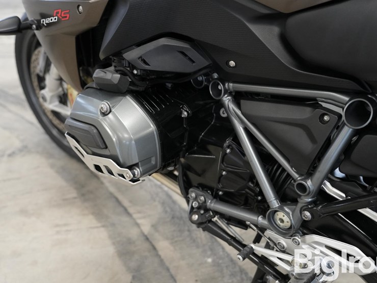 run-#12---2018-bmw-r1200-rs-sport-touring-motorcycle-image-18
