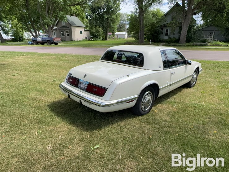 1991-buick-riviera-car-image-5