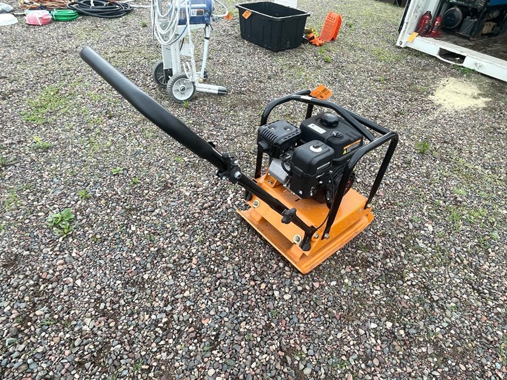 #4936-•-landhonor-gas-powered-plate-compactor-image-5