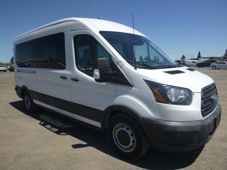 2019-ford-transit-image-2