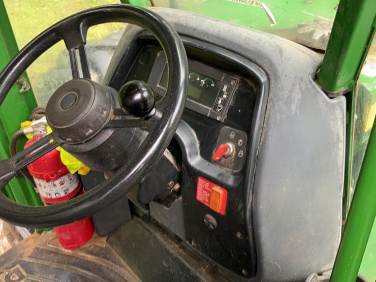 2015-deere-848h-image-44