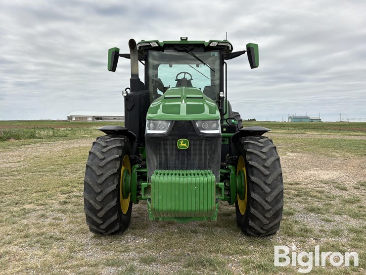 2023-john-deere-8r-230-image-2