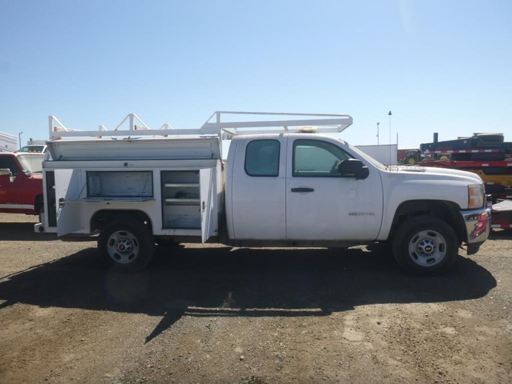 2011-chevrolet-2500-image-8