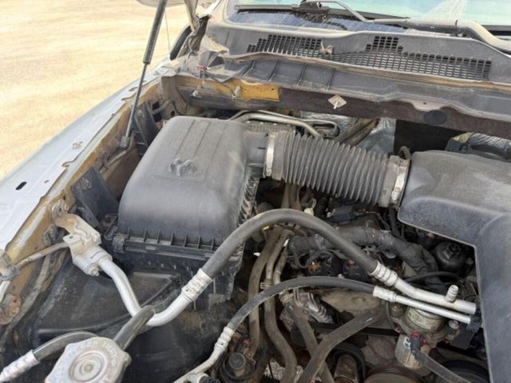 2017-ram-1500-slt-image-23