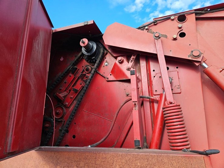 new-holland-664-image-25