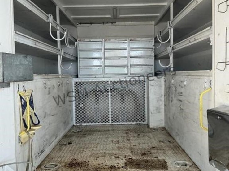 2017-ford-f550-image-11