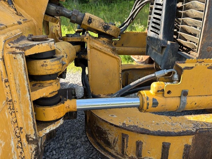 2012-john-deere-450-image-19