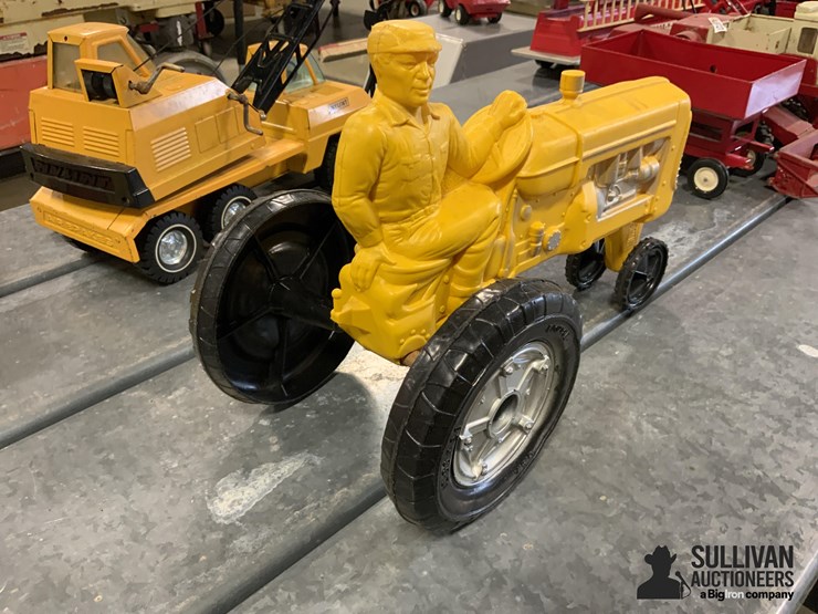 empire-toy-tractor-image-5