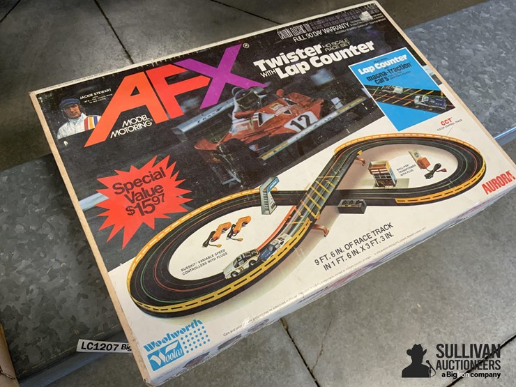 afx-twister-racetrack-&-cars-image-7