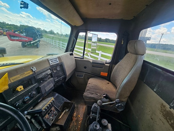 1992-international-4700-image-36