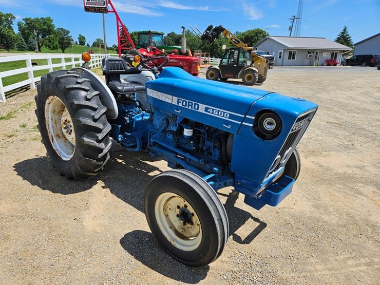 1980-ford-4600-image-7