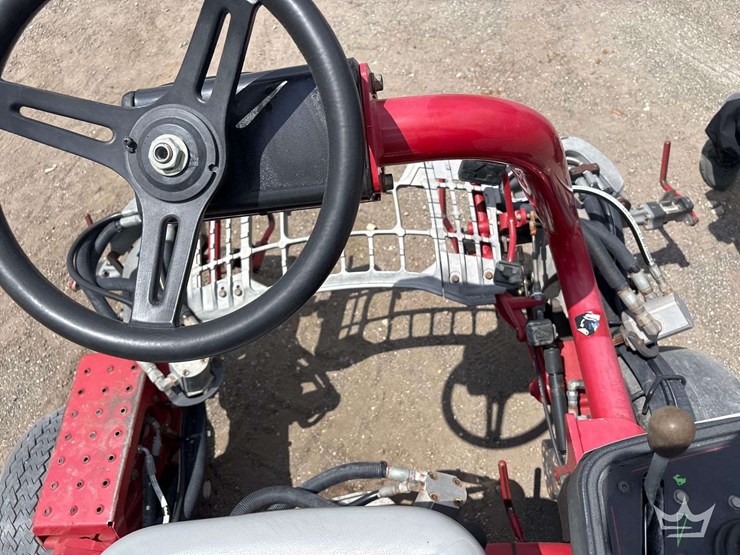 2015-toro-greensmaster-3300-triflex-commercial-greens-mower-image-8
