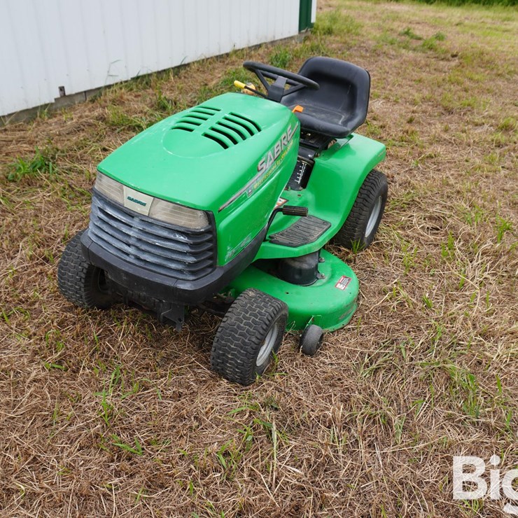 Sabre 1742 Lawn Mower