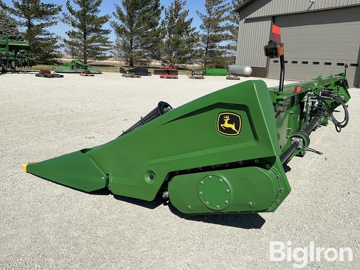 2022-john-deere-c12r-image-9