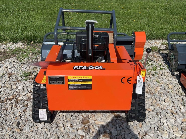 sdlool-model-lm1200q-remote-control-tracked-lawn-mower-image-4