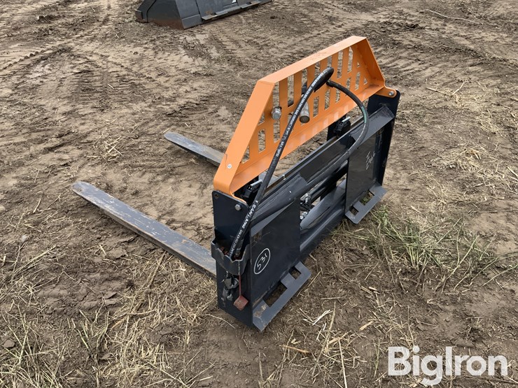 2023-wolverine-pfa-11-3300g-hydraulic-fork-skid-steer-attachment-image-7