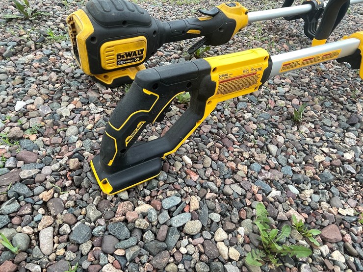 #4949-•-dewalt-20-volt-cordless-weed-whip-and-edger-image-5