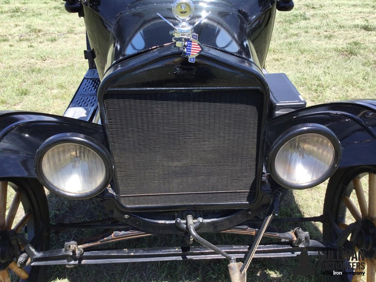 1920-ford-model-t-image-14