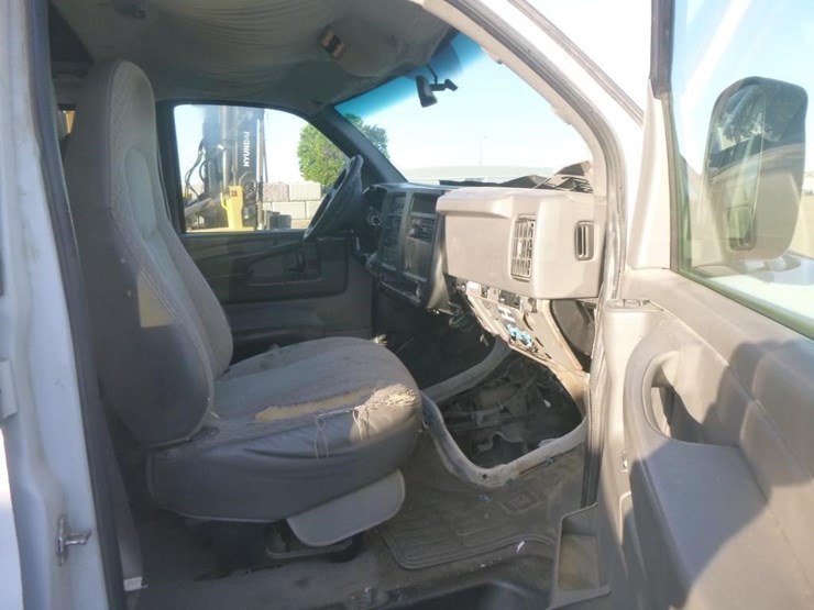 2007-chevrolet-express-g3500-image-16
