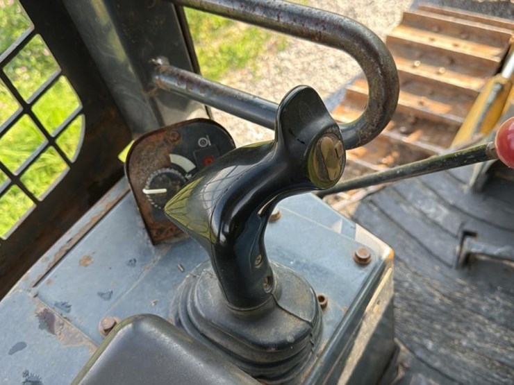 2012-john-deere-450-image-47