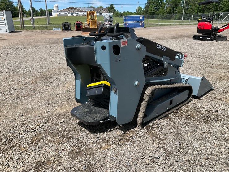 #1018-•-unused-sdlanch-ssl1200-mini-track-skid-steer-loader-image-5